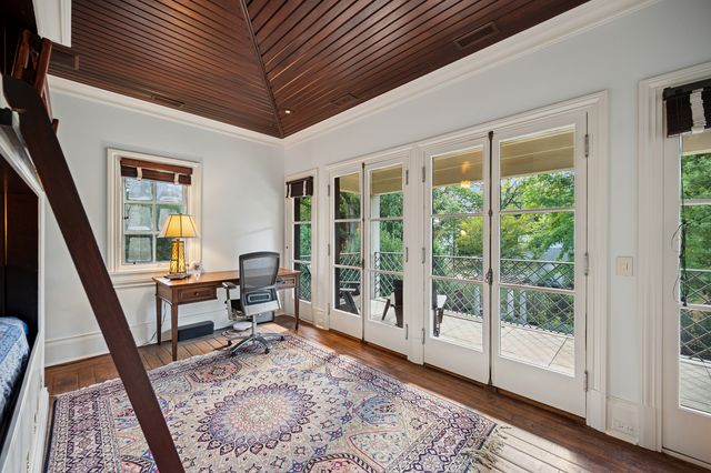 528 Roslyn Road, Kenilworth, IL 60043