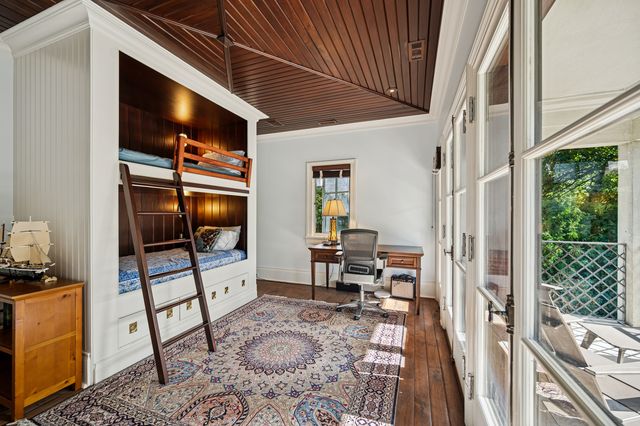 528 Roslyn Road, Kenilworth, IL 60043