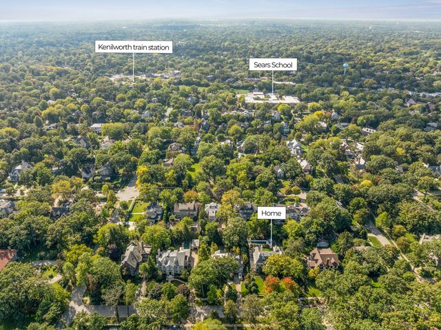 528 Roslyn Road, Kenilworth, IL 60043