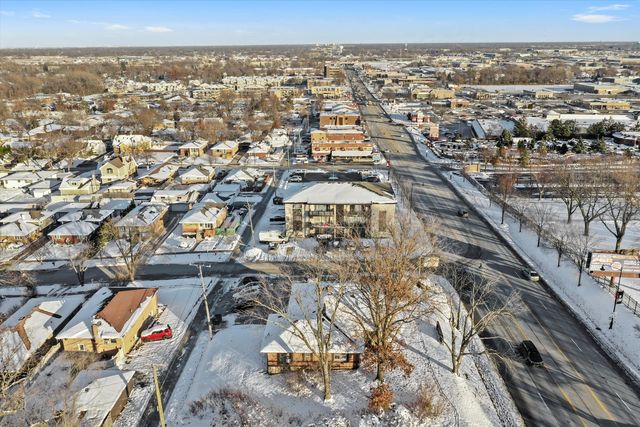 8200 W 95 Street, Hickory Hills, IL 60457