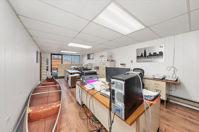 8200 W 95 Street, Hickory Hills, IL 60457