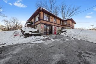 8200 W 95 Street, Hickory Hills, IL 60457