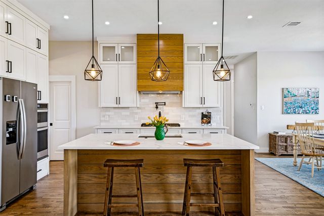 2904 Terrytown, Ennis, TX 75119