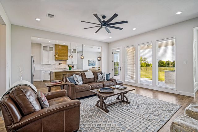 2904 Terrytown, Ennis, TX 75119