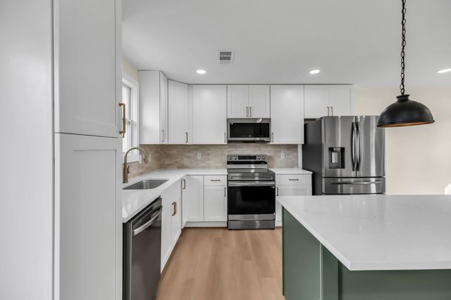 115 James Dr, Clarksville, TN 37042