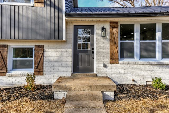 115 James Dr, Clarksville, TN 37042