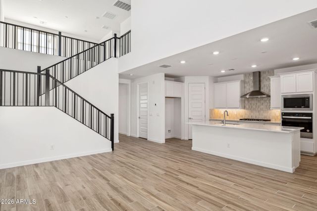 27464 N 69th Lane, Peoria, AZ 85383