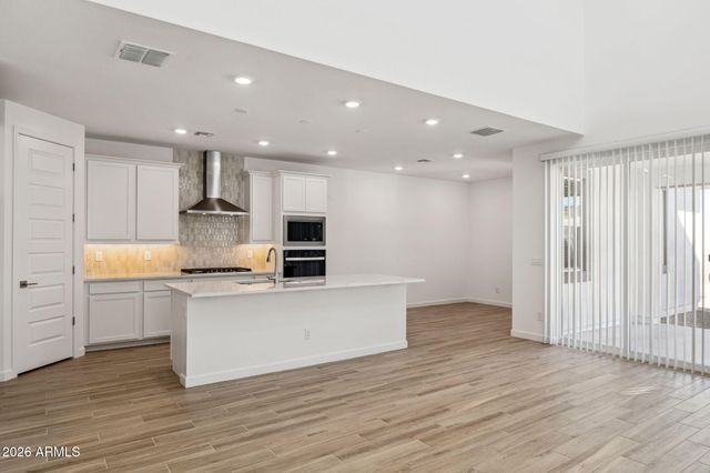 27464 N 69th Lane, Peoria, AZ 85383