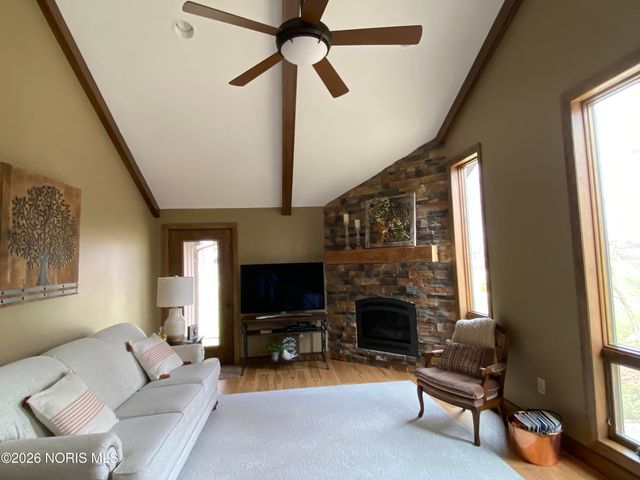 955 Greenbrier Road, Upper Sandusky, OH 43351