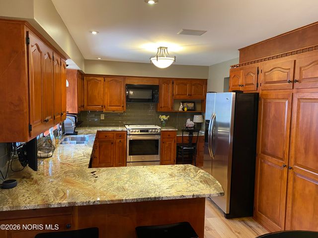 955 Greenbrier Road, Upper Sandusky, OH 43351