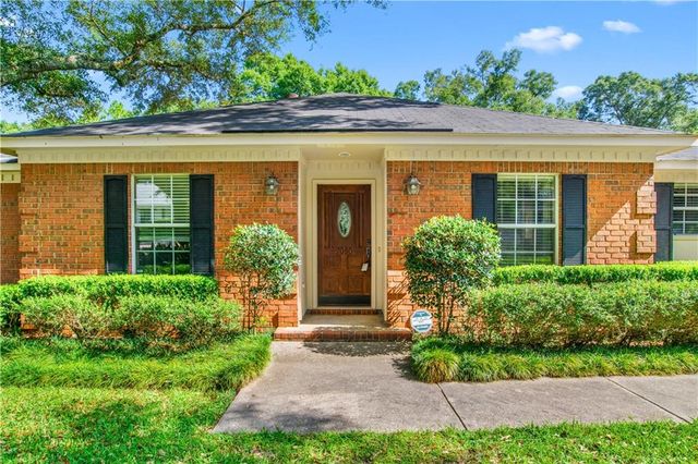 7050 Huntington Court N, Mobile, AL 36619