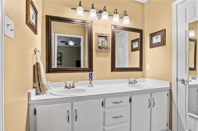 7050 Huntington Court N, Mobile, AL 36619