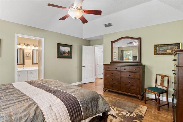 7050 Huntington Court N, Mobile, AL 36619