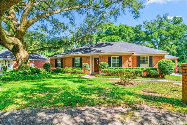 7050 Huntington Court N, Mobile, AL 36619