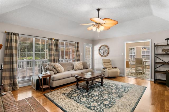 7050 Huntington Court N, Mobile, AL 36619