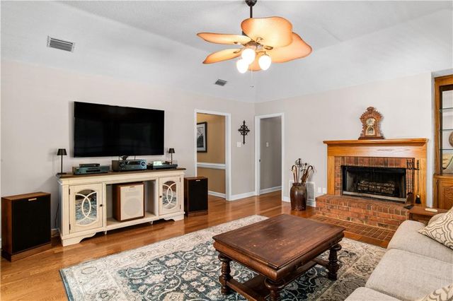 7050 Huntington Court N, Mobile, AL 36619