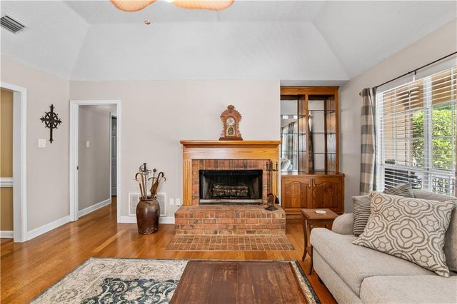 7050 Huntington Court N, Mobile, AL 36619