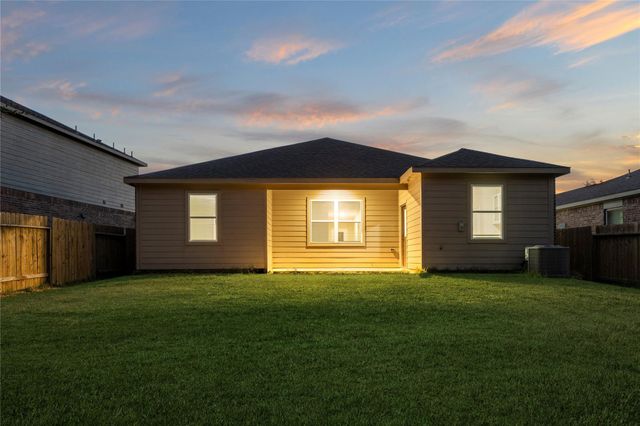 8957 Oval Glass Street, Conroe, TX 77304