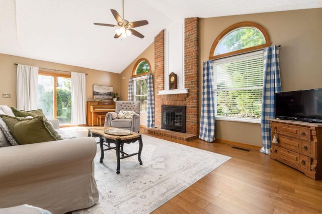7149 Snowberry Lane, Canal Winchester, OH 43110