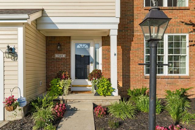 7149 Snowberry Lane, Canal Winchester, OH 43110