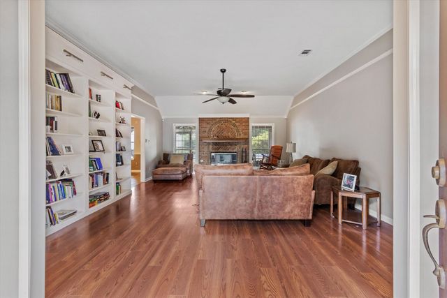 8821 BAZEMORE RD, Memphis, TN 38018