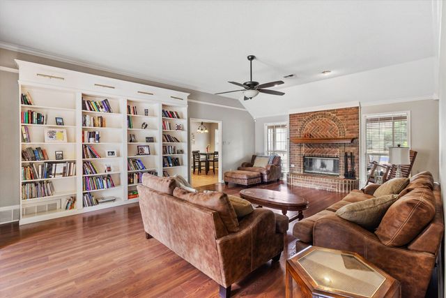 8821 BAZEMORE RD, Memphis, TN 38018