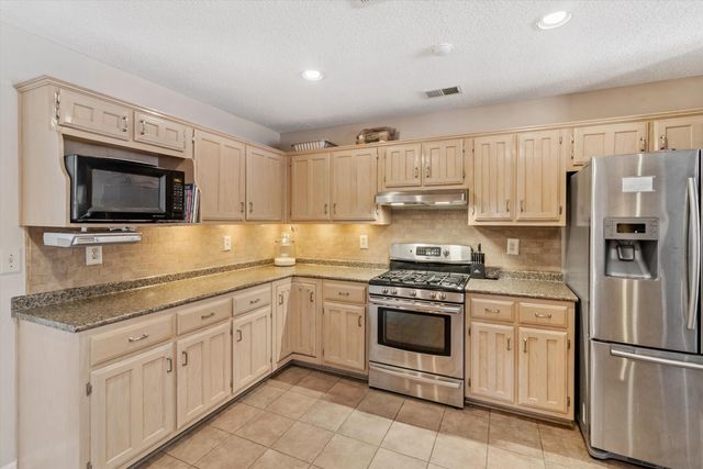 8821 BAZEMORE RD, Memphis, TN 38018