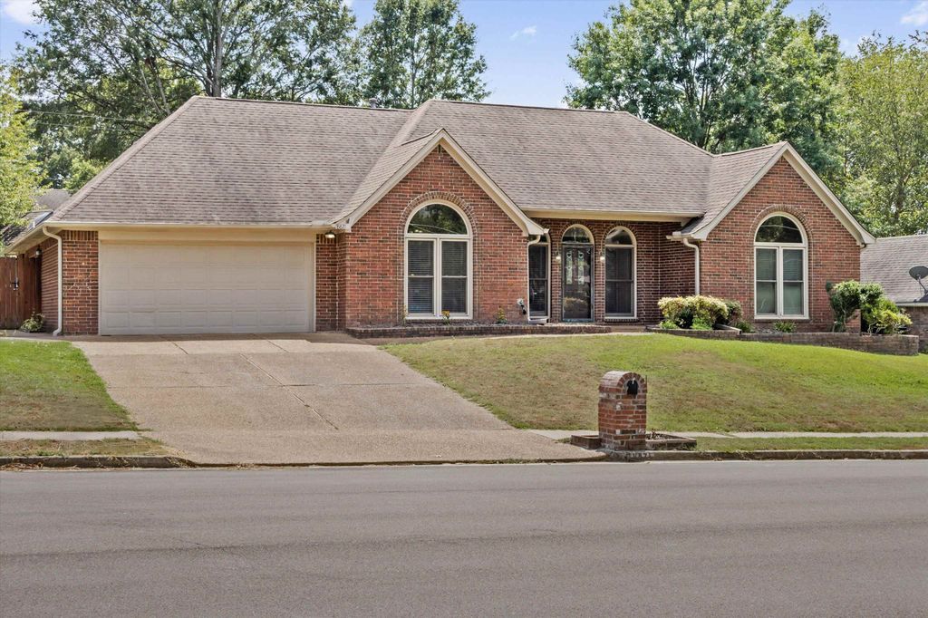 8821 BAZEMORE RD, Memphis, TN 38018