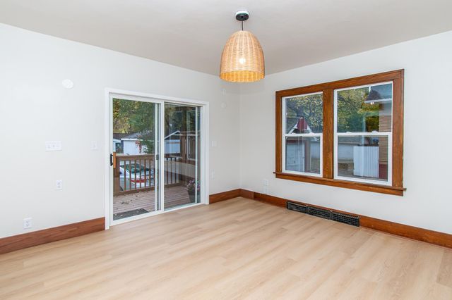 910 University Drive S, Fargo, ND 58103