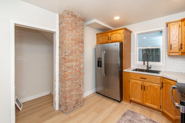 910 University Drive S, Fargo, ND 58103