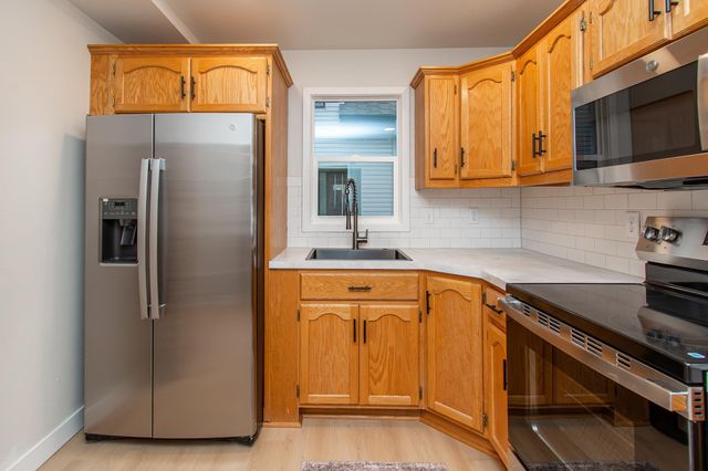 910 University Drive S, Fargo, ND 58103