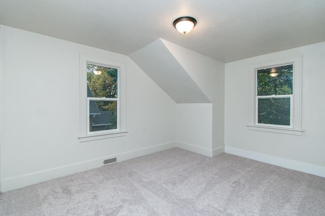 910 University Drive S, Fargo, ND 58103