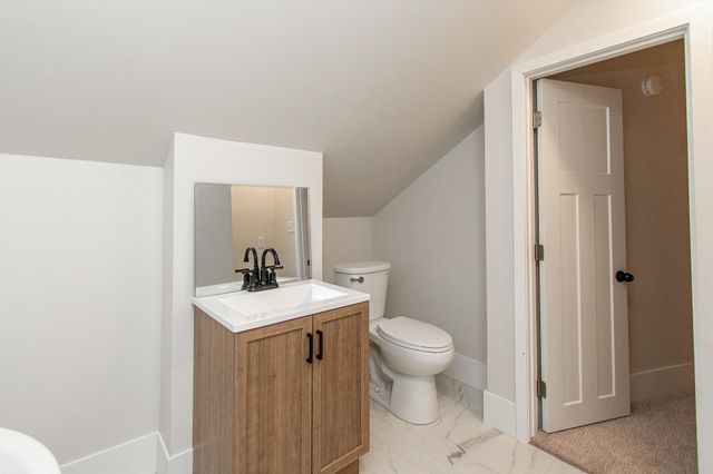 910 University Drive S, Fargo, ND 58103