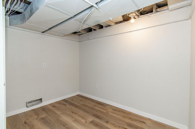 910 University Drive S, Fargo, ND 58103