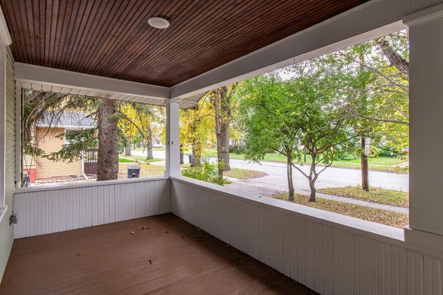 910 University Drive S, Fargo, ND 58103