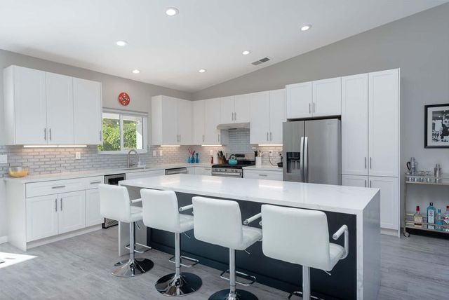 68605 Tachevah Drive, Cathedral City, CA 92234