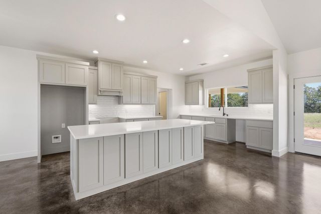 14457 E FM 1396, Windom, TX 75492