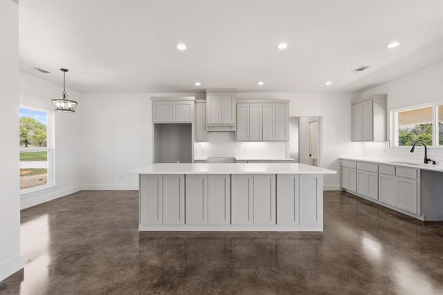 14457 E FM 1396, Windom, TX 75492