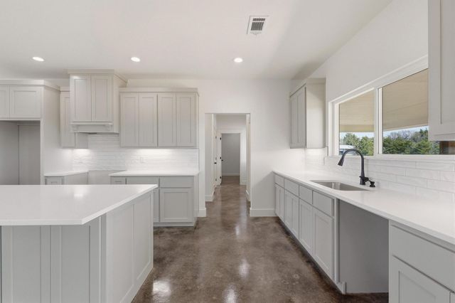 14457 E FM 1396, Windom, TX 75492