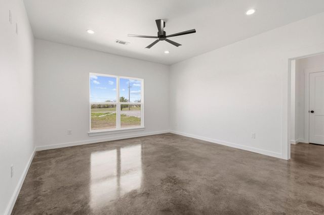 14457 E FM 1396, Windom, TX 75492