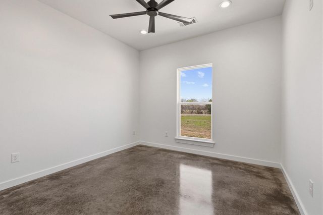 14457 E FM 1396, Windom, TX 75492