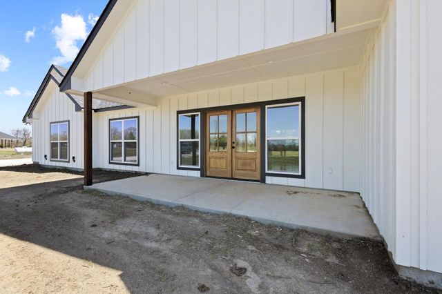 14457 E FM 1396, Windom, TX 75492