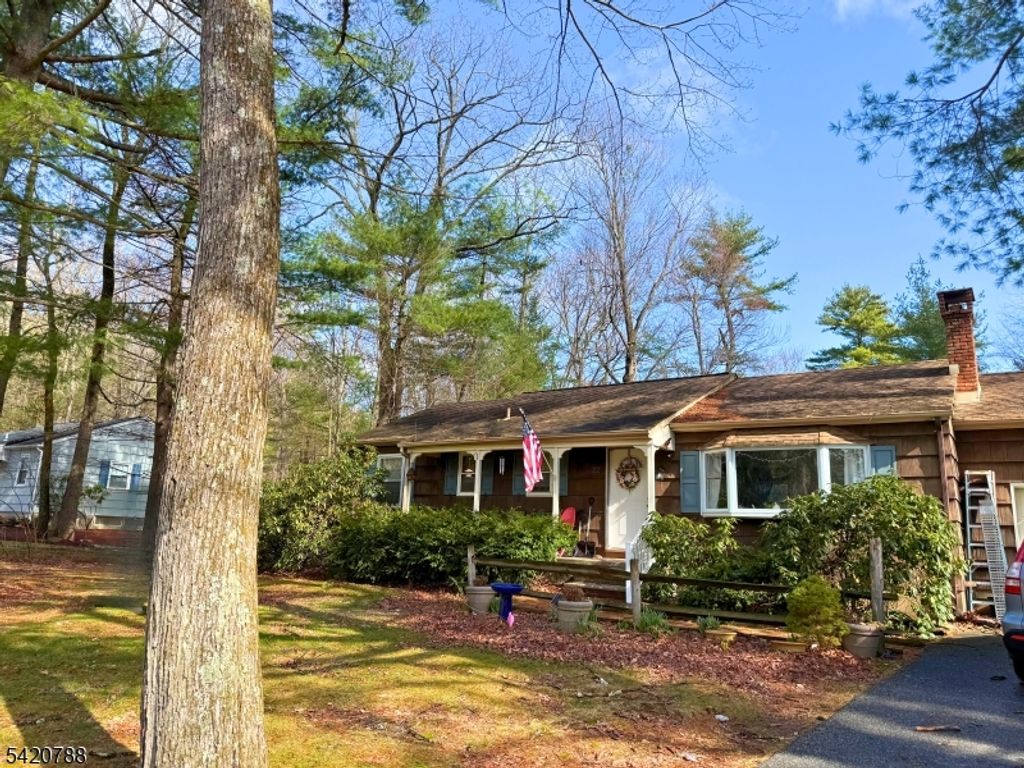 22 Old Milford Ln, West Milford Twp., NJ 07480