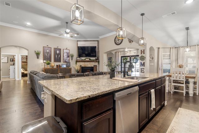 7934 Grassland Drive, Godley, TX 76044