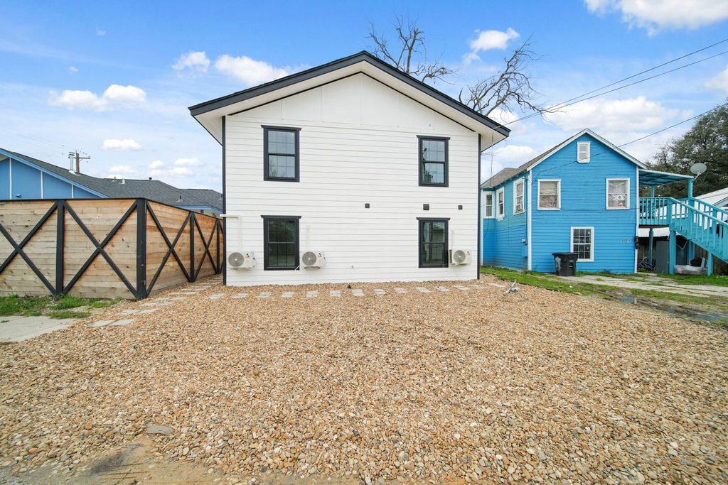 807 Cullen Boulevard 2, Houston, TX 77023