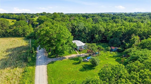 22207 S Excelsior Road, Harrisonville, MO 64701