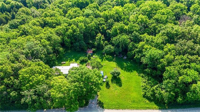 22207 S Excelsior Road, Harrisonville, MO 64701