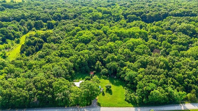 22207 S Excelsior Road, Harrisonville, MO 64701