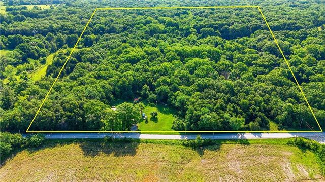 22207 S Excelsior Road, Harrisonville, MO 64701