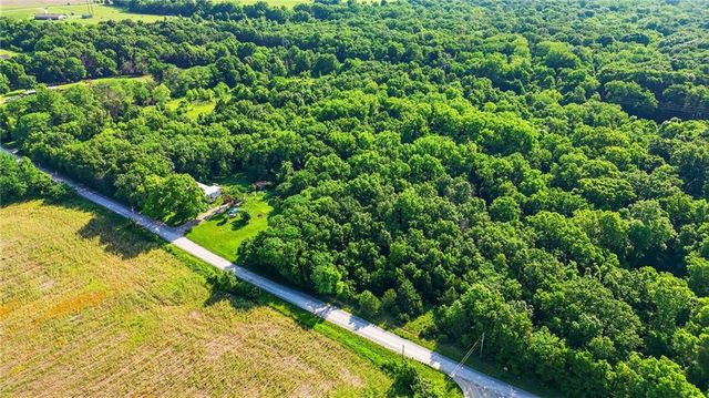22207 S Excelsior Road, Harrisonville, MO 64701